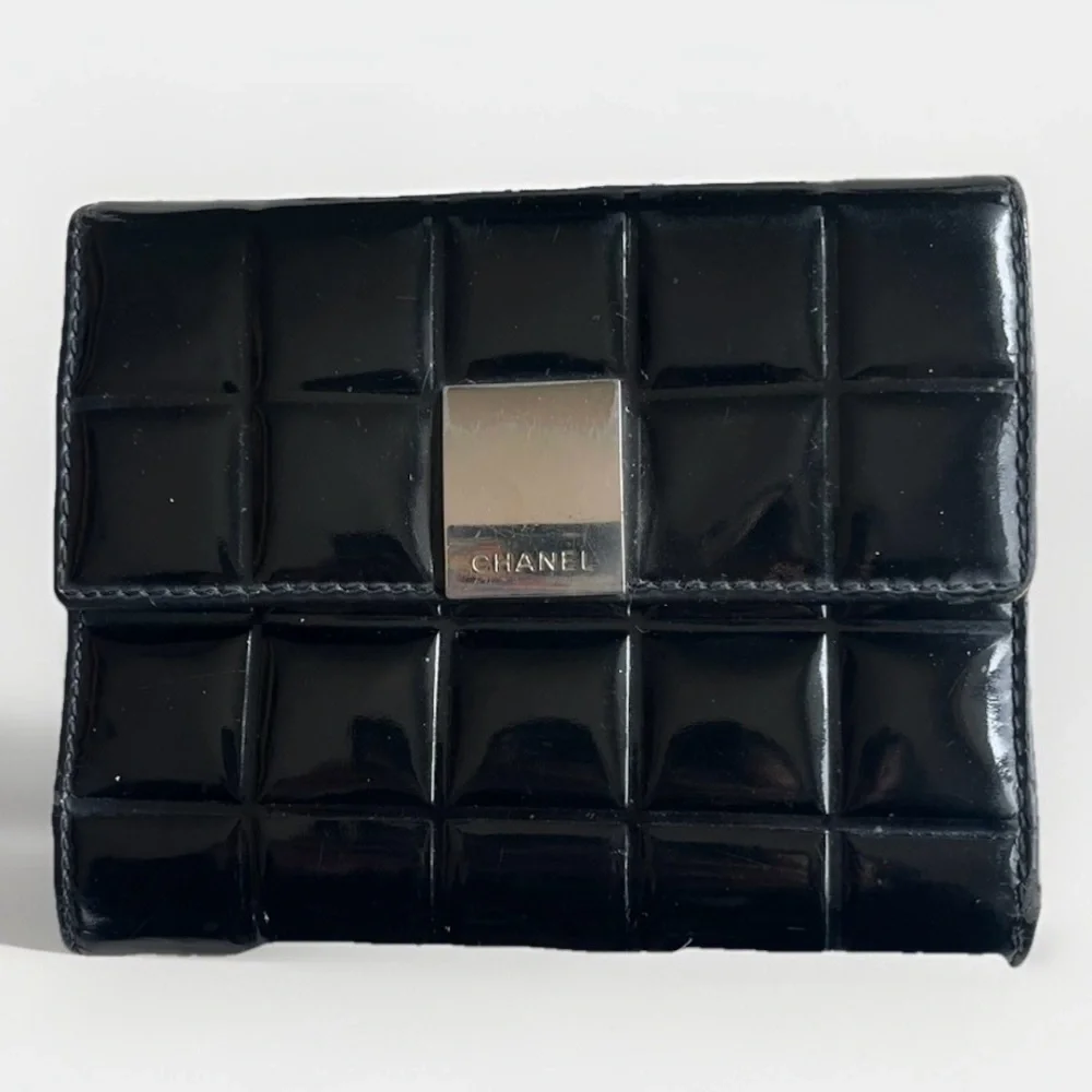 Chanel Leather Chocolate Bar Quilted Tri-Fold Wallet Black